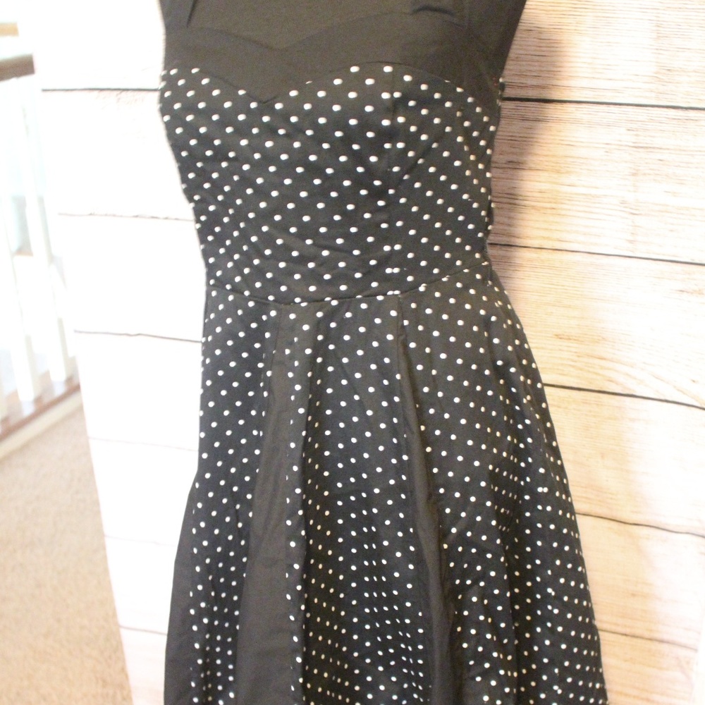Vintage B&W Fit & Flare Dress Large EUC Tie neck